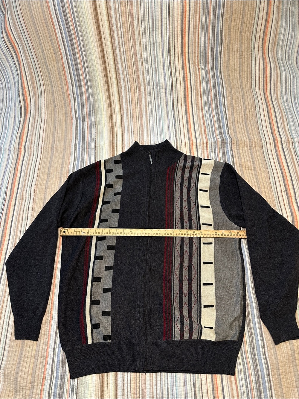 Akademiks Y2K Men's Black Zip-Up Sweater with Patterned Gray & Burgundy Panels